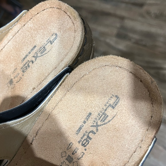 NWOT FLEXUS by Spring Step black open toe comfort wedge sandals - Picture 8 of 11